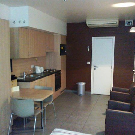 Apartments Downtown Residence Брюссель Экстерьер фото